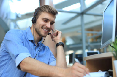 Durch das EU-Maßnahmenpaket „New Deal for Consumers“ wird die Verbraucher-Richtlinie dahingehend geändert, dass stets und immer eine Telefonnummer in der Widerrufsbelehrung anzugeben ist.