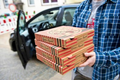 Baugenehmigung, um den Betrieb in eine Pizzeria mit Lieferservice umzuwandeln