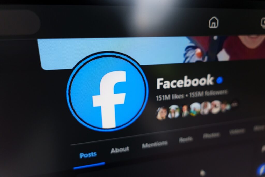 Bedeutsame Entscheidung zu Hass-Accounts auf Facebook.