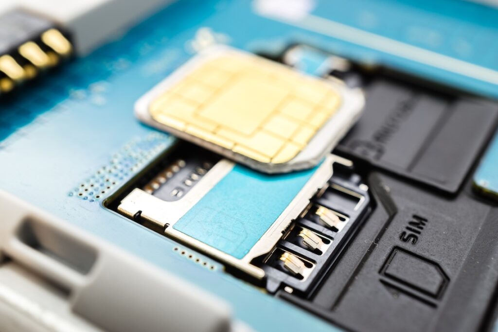 Gerade bei Mobilfunkverträgen finden sich immer wieder Bedingungen, die Kunden in einer Weise einschränken, die rechtlich nicht haltbar ist.