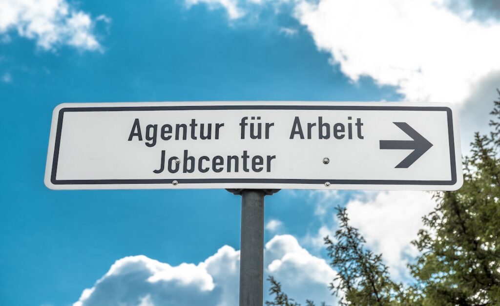 Keine Rückzahlung von Arbeitslosengeld bei Rechenfehlern der Arbeitsagentur.